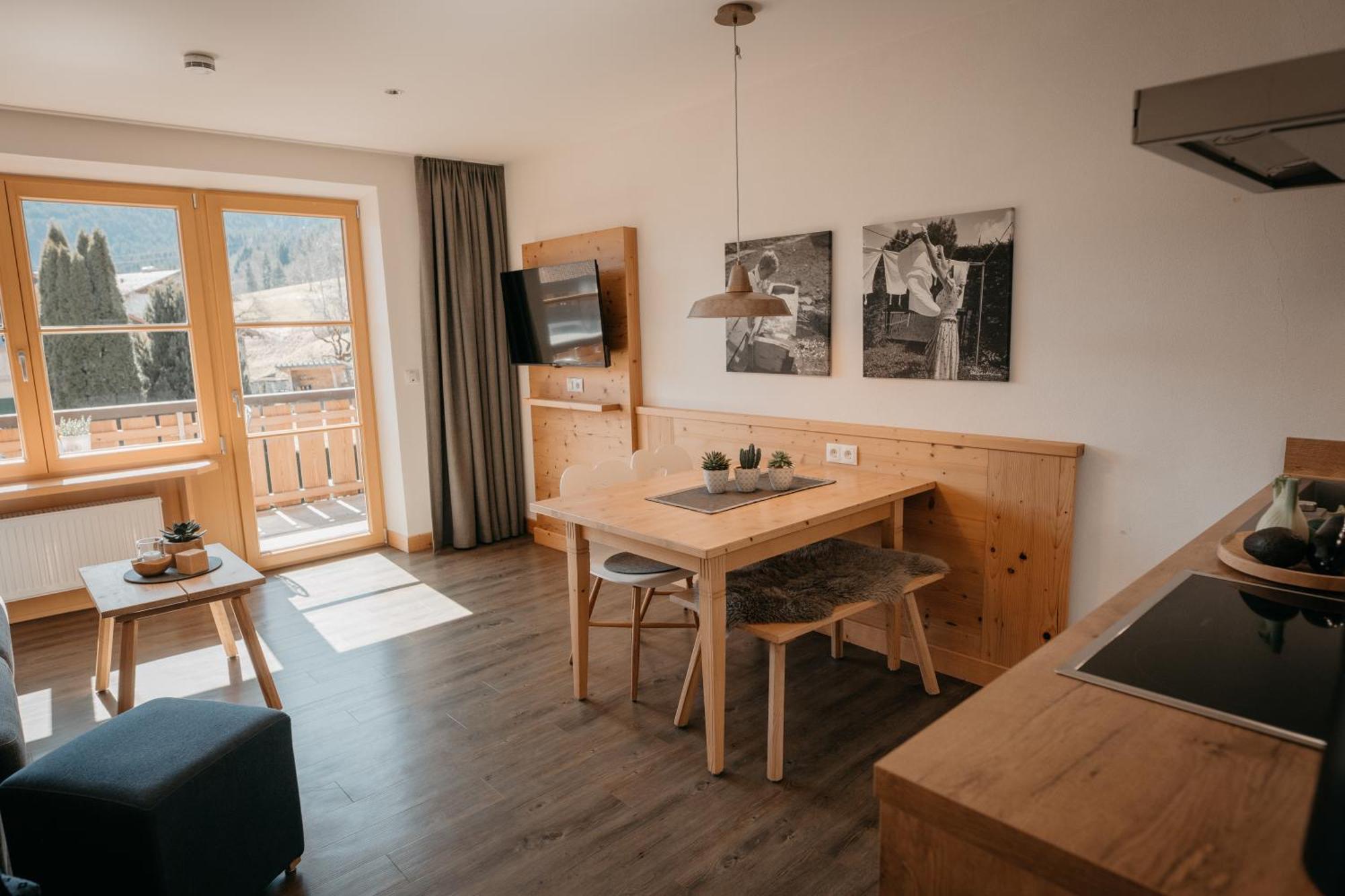 Landhaus Mucha - Ferienwohnungen - Naturpark Partner โบลสเตอร์แลง ภายนอก รูปภาพ